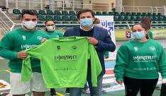 alcalde con capitanes balonmano bolaños